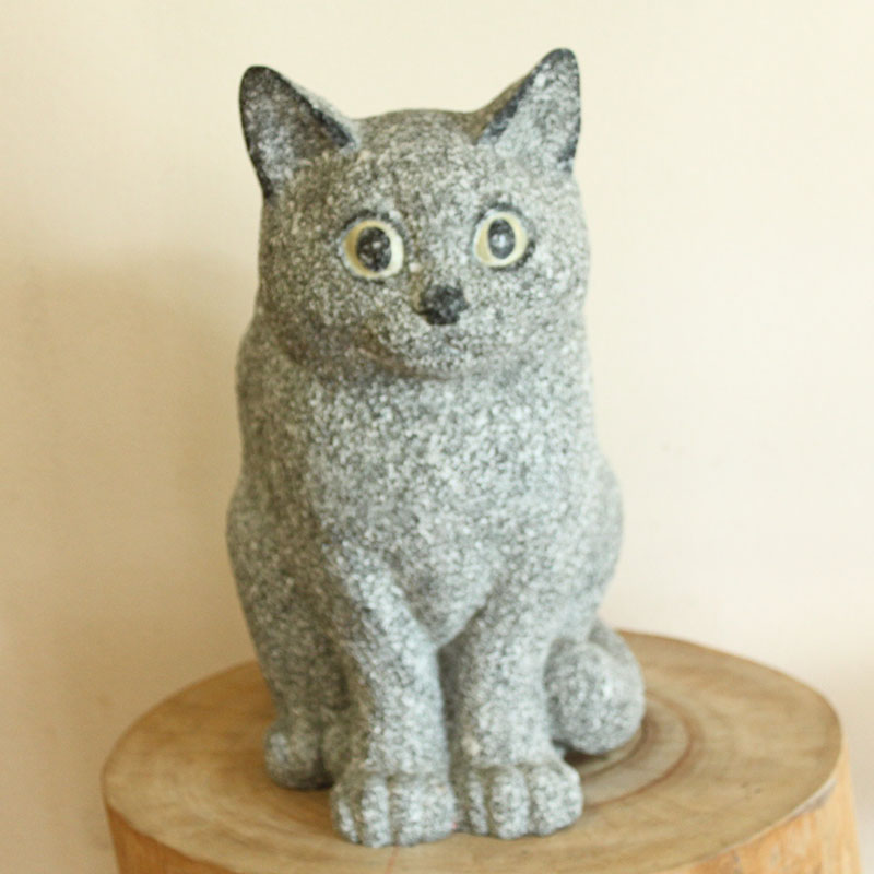 猫の彫刻