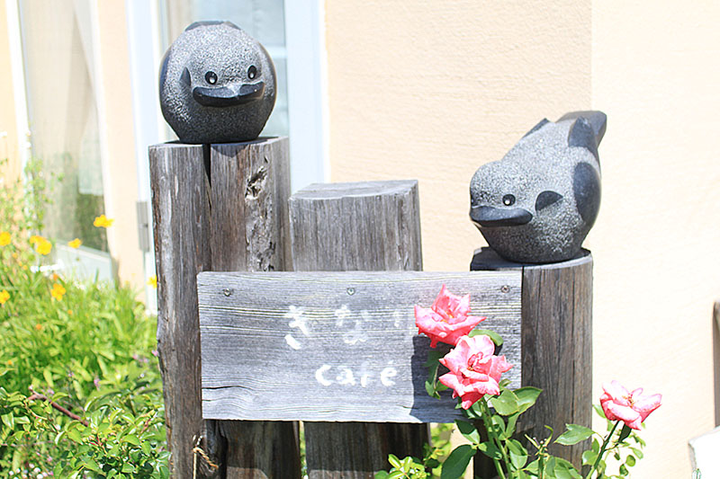 きなりcafeの小鳥の彫刻
